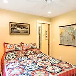 Sugar Berry-Remodeled Laughlintown Craftsman Home!