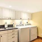 Sugar Berry-Remodeled Laughlintown Craftsman Home!