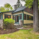 Sugar Berry-Remodeled Laughlintown Craftsman Home!