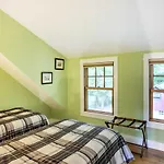 Sugar Berry-Remodeled Laughlintown Craftsman Home!
