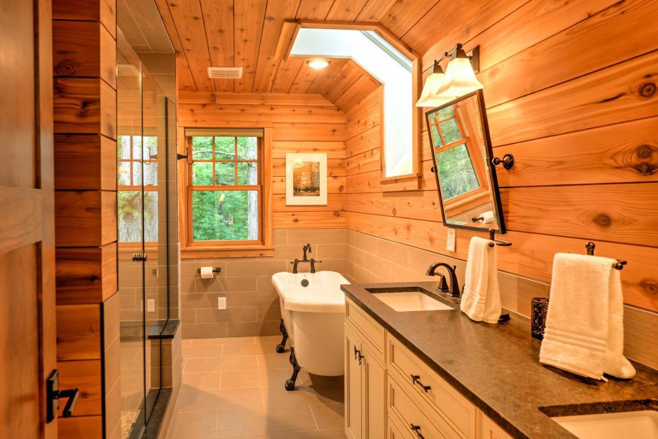 Sugar Berry-remodeled Craftsman Home! Holiday home Laughlintown